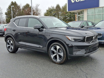 New 2025 Volvo XC40 B5 Core w/ Protection Package Premier