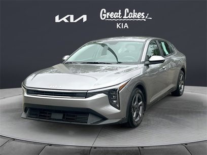 New 2025 Kia K4 LXS