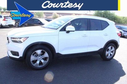 Used 2021 Volvo XC40 T4 Momentum w/ Premium Package