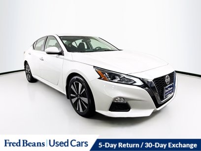 Used 2022 Nissan Altima 2.5 SV w/ SV Premium Package