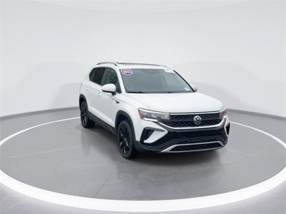 Used 2022 Volkswagen Taos SE w/ Panoramic Sunroof Package