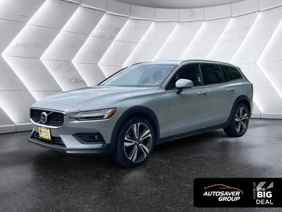 Used 2025 Volvo V60 B5 Cross Country Plus w/ Protection Package Premier