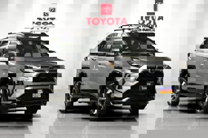 New 2025 Toyota RAV4 SE