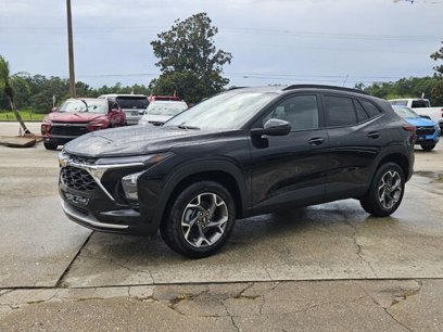 New 2025 Chevrolet Trax LT w/ Driver Confidence Package
