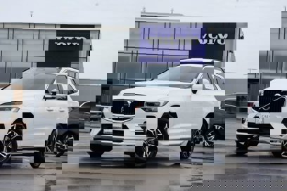 Certified 2022 Volvo XC60 B5 Momentum