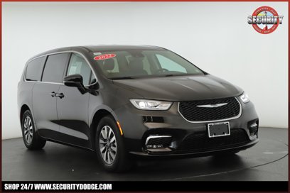 Used 2022 Chrysler Pacifica Touring-L