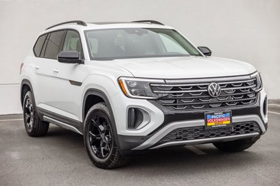 New 2025 Volkswagen Atlas Peak Edition SE