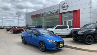 New 2024 Nissan Versa SR w/ Electronics Package