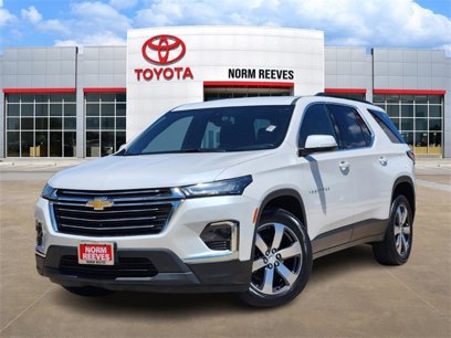 Used 2022 Chevrolet Traverse LT w/ LT Premium Package