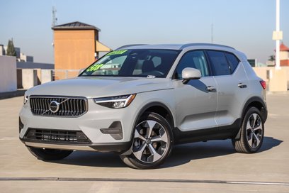 Used 2025 Volvo XC40 B5 Core w/ Protection Package Premier