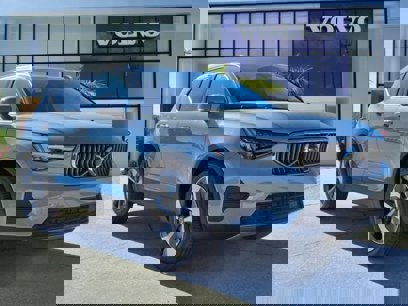 New 2025 Volvo XC40 B5 Core w/ Protection Package Premier