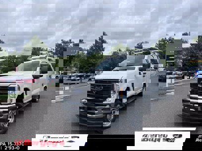 New 2025 Ford F250 XL w/ XL Chrome Package