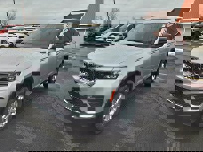 New 2025 Jeep Grand Cherokee Laredo w/ Luxury Tech Group I