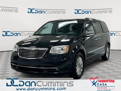 Used 2015 Chrysler Town & Country Limited Platinum w/ Trailer Tow Group