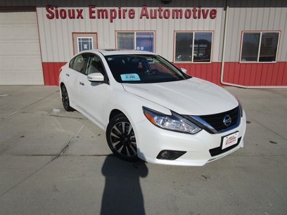 Used 2017 Nissan Altima 2.5 SV w/ Convenience Package