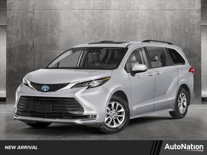 New 2025 Toyota Sienna XLE