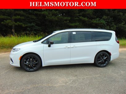 New 2025 Chrysler Pacifica Limited