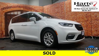 Used 2022 Chrysler Pacifica Touring-L