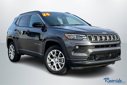 New 2024 Jeep Compass Latitude w/ Sun and Sound Group