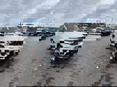 New 2025 Jeep Grand Cherokee Laredo X