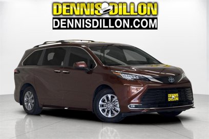 Used 2022 Toyota Sienna XLE