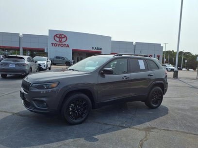 Used 2023 Jeep Cherokee Altitude Lux