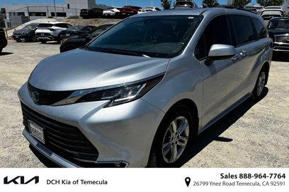 Used 2022 Toyota Sienna XLE
