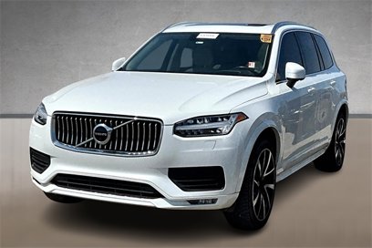Used 2022 Volvo XC90 T6 Momentum w/ Advanced Package