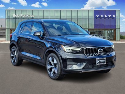 New 2025 Volvo XC40 B5 Core w/ Protection Package Premier