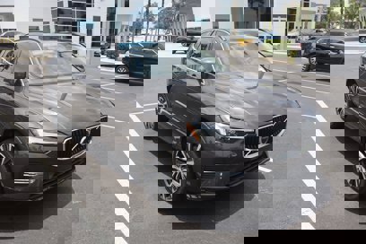 Certified 2022 Volvo XC60 B5 Momentum w/ Protection Package Premier