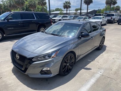 Used 2022 Nissan Altima 2.5 SR w/ Midnight Edition Package