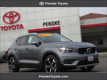 Used 2019 Volvo XC40 T5 Momentum