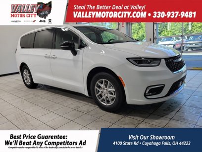 New 2026 Chrysler Pacifica Select