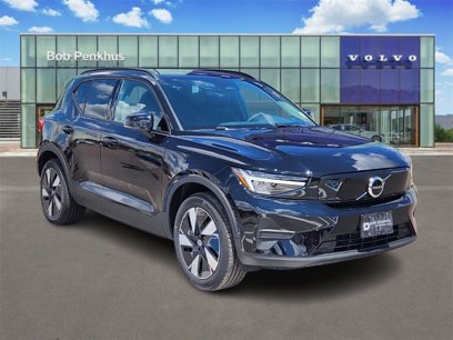 New 2025 Volvo EX40 Core w/ Climate Package