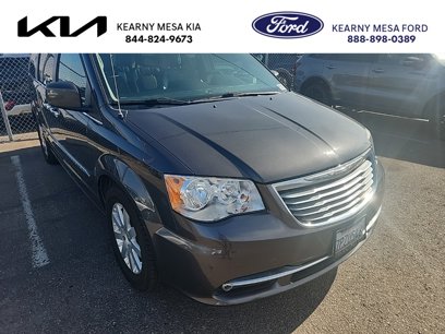 Used 2016 Chrysler Town & Country Touring w/ Driver Convenience Group
