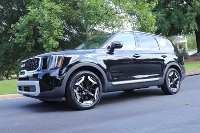 Used 2023 Kia Telluride EX w/ EX Captain's Chair Package
