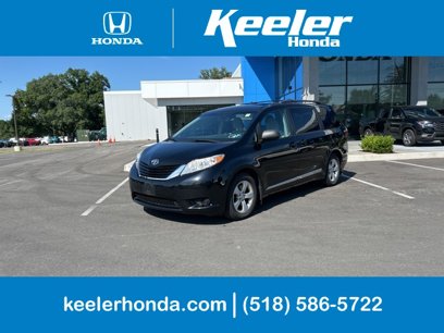 Used 2017 Toyota Sienna LE