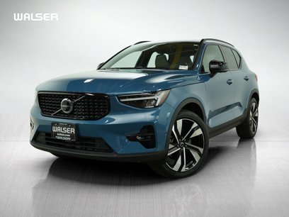 Used 2023 Volvo XC40 B5 Plus w/ Climate Package
