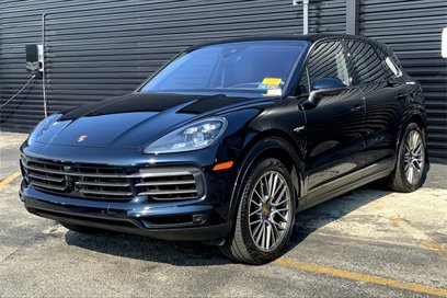 Certified 2022 Porsche Cayenne Platinum Edition