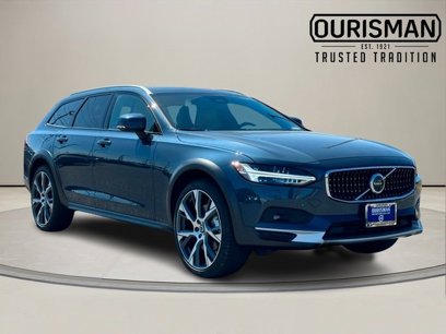 New 2025 Volvo V90 B6 Cross Country Ultra w/ Protection Package Premier