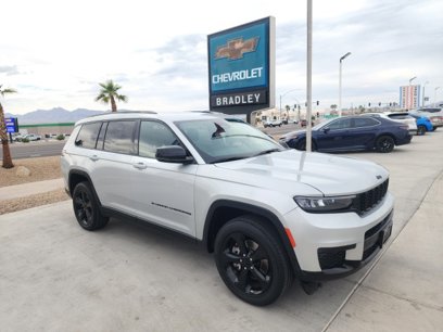 Used 2023 Jeep Grand Cherokee L Laredo