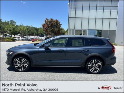 New 2026 Volvo V60 B5 Cross Country Plus w/ Protection Package Premier