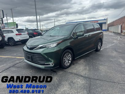 Used 2022 Toyota Sienna XLE