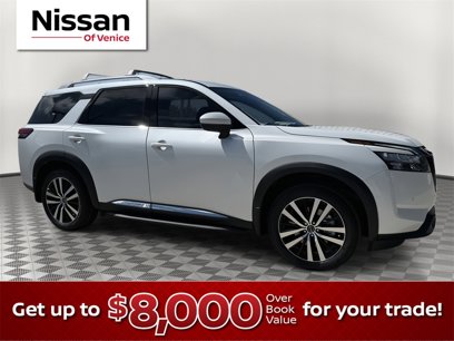 New 2025 Nissan Pathfinder Platinum w/ Lighting Package (N93)