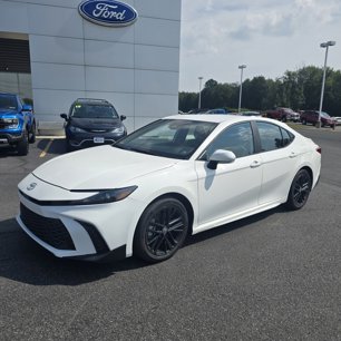 Used 2025 Toyota Camry SE w/ Convenience Package