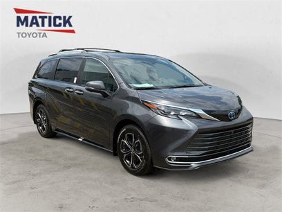 New 2025 Toyota Sienna Platinum