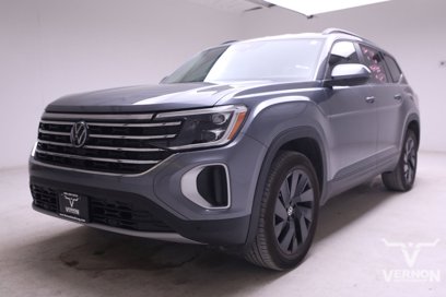 Used 2024 Volkswagen Atlas SE w/ Black Wheel Package