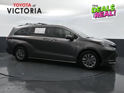 Used 2022 Toyota Sienna XLE