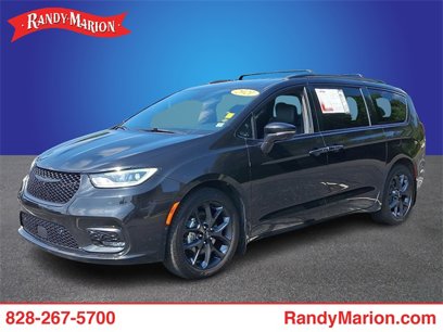 Used 2021 Chrysler Pacifica Touring-L w/ Premium & Safety Sphere Group