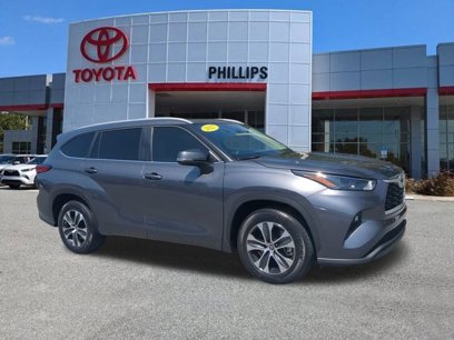 Used 2023 Toyota Highlander XLE